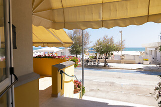 Due notti con colazioni presso l'Hotel de la Ville sulla spiaggia di Senigallia