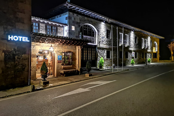 HOTEL SANTILLANA - photo 2