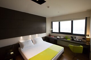 Soggiorno di due notti con colazioni presso Best Western Plus The Hub Hotel a Milano