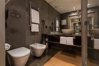 Soggiorno di due notti con colazioni presso Best Western Plus The Hub Hotel a Milano