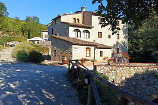 Soggiorno da sogno di due notti tra gusto e relax presso Hotel Relais Le Pozze di Lecchi in provincia di Siena