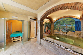 Soggiorno da sogno di due notti tra gusto e relax presso Hotel Relais Le Pozze di Lecchi in provincia di Siena