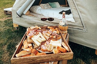 Soggiorno di una notte in Tipì al Glamping La Lodola in provincia di Livorno