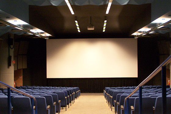 Ingresso al cinema con bibita e popcorn al Nuovo Cinema Nosadella a Bologna
