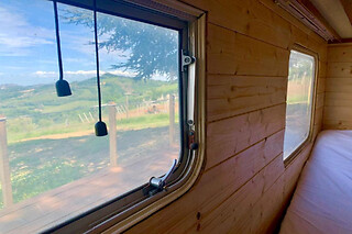 Soggiorno insolito di una notte in caravan con colazione, cena e accesso alla vasca idromassaggio presso l'Agriturismo La Taverna in provincia di Bologna