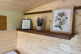 Soggiorno insolito di una notte in caravan con colazione, cena e accesso alla vasca idromassaggio presso l'Agriturismo La Taverna in provincia di Bologna