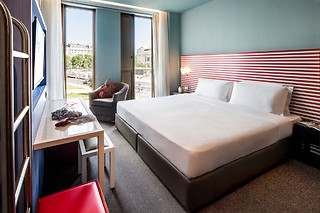 Soggiorno di due notti con colazione per due presso il Glam Hotel a Milano