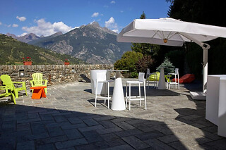 Soggiorno di due notti con colazione e cena tipica presso Locanda la Clusaz in Valle d'Aosta