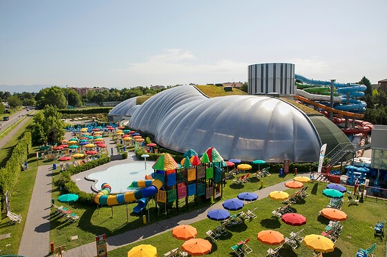 Ingresso giornaliero per una famiglia all'area Fun presso il parco Acquaworld a Concorezzo in Lombardia