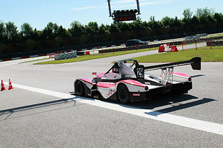 Alla guida di una Formula Renault 2000, presso la Pista Il Sagittario