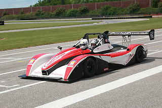 Alla guida di una Formula Renault 2000, presso la Pista Il Sagittario