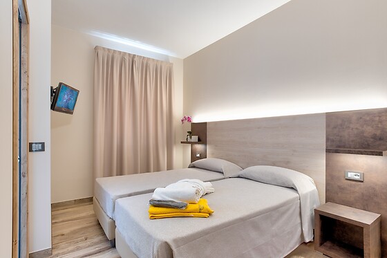 Hotel Aurora - photo 2