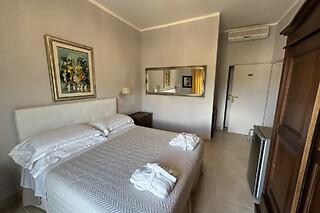 Soggiorno di due notti in Suite tra relax e cultura presso Arts Club Suite & Spa in provincia di Siena