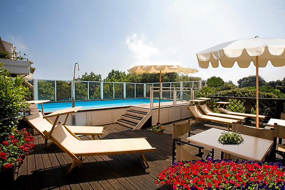 Hotel Savoy - photo 2