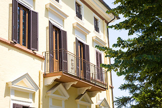 Soggiorno di due notti con colazioni al Raffaello Residence in provincia di Ancona