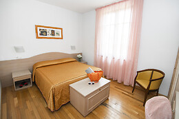 HOTEL LA COLONNA SIENA SRL