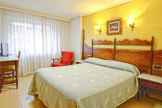 HOTEL REYES CATOLICOS - photo 0