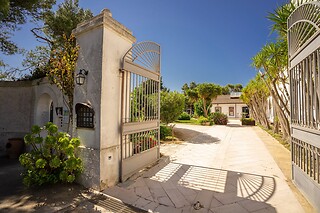Due notti con colazione all'Agriturismo Tenuta del Barco, in provincia di Taranto