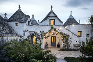 Insolito soggiorno di una notte in trullo con aperitivo presso Trulli18cinquantanove a Cisternino