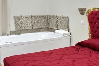 Soggiorno benessere di una notte con vasca idromassaggio presso Jacuzzi Rooms Vatican Museum a Roma