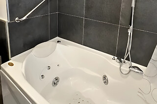 Soggiorno benessere di una notte con accesso alla vasca idromassaggio presso All'ombra della Magnolia in provincia di Padova