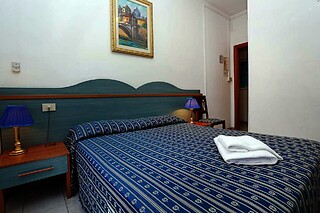 Soggiorno di due notti con colazioni presso Albergo Athena nel centro storico di Roma