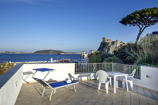 Soggiorno di una notte con colazione al B&B La Vigna ad Ischia