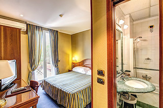 Soggiorno di due notti con colazione per due presso l'Hotel Villafranca Roma a Roma