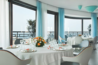 Soggiorno di due notti con una cena per due all'IH Luxury Grande Albergo delle Nazioni a Bari