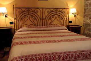 Soggiorno di una notte con cena all'Hotel Lo Spedalicchio in provincia di Perugia