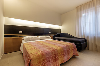 Soggiorno di due notti con colazioni all'Hotel Villa Lalla sul lungomare di Rimini