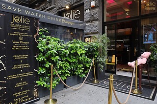 Una gustosissima cena a Napoli da Jolie Champagnerie
