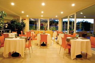 Soggiorno di due notti con colazione presso Grand Hotel Olimpo ad Alberobello, in provincia di Bari