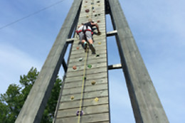 CABUERNIAVENTURA PARQUE MULTIAVENTURA Y ALBERGUE