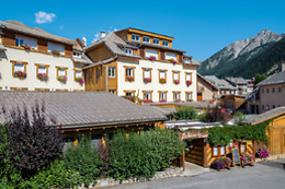 Hôtel les Autanes  & SPA ****