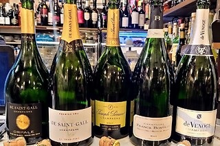 Degustazione presso Enoteca Wine Bar Scagliola a Napoli