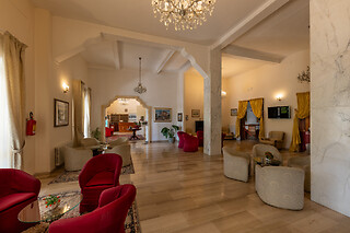 Soggiorno di una notte in famiglia con colazione presso Hotel Savoia Palace in provincia di Siena