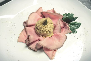 Soggiorno di due notti con colazioni presso Phi Hotel Cavalieri a Bra, nel cuore delle Langhe