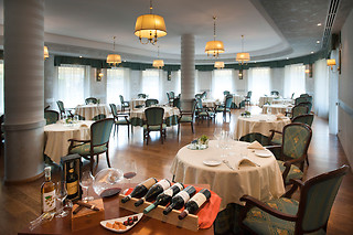 Soggiorno di due notti con colazioni presso Phi Hotel Cavalieri a Bra, nel cuore delle Langhe