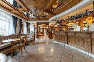 Soggiorno gastronomico di una notte per due al Family Hotel La Perla a Valle di Primiero in provincia di Trento