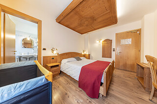 Soggiorno gastronomico di una notte per due al Family Hotel La Perla a Valle di Primiero in provincia di Trento