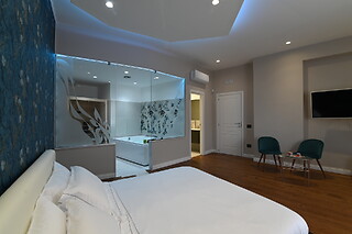 Soggiorno benessere di una notte con accesso sauna e vasca idromassaggio presso Slope Suites & SPA in provincia di Napoli