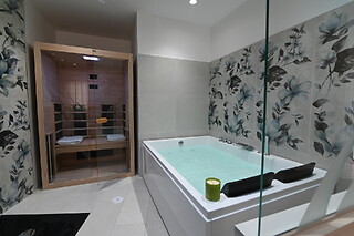 Soggiorno benessere di una notte con accesso sauna e vasca idromassaggio presso Slope Suites & SPA in provincia di Napoli