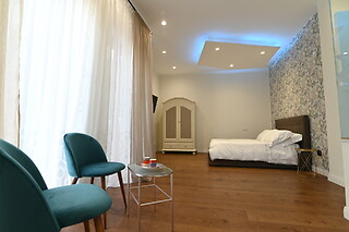 Soggiorno benessere di una notte con accesso sauna e vasca idromassaggio presso Slope Suites & SPA in provincia di Napoli
