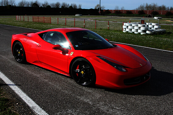 1 giro su Ferrari F458 Italia presso Autodromo di Varano in provincia di Parma