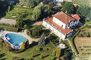 Soggiorno di due notti con gustose cene tipiche presso Villa Sorgiva in provincia di Alessandria