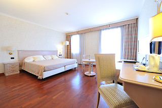 Soggiorno di due notti con colazione all'Hotel Roxy Plaza a Soave in provincia di Verona