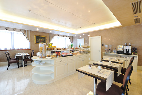 Soggiorno di due notti con colazione all'Hotel Roxy Plaza a Soave in provincia di Verona