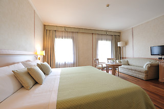 Soggiorno di due notti con colazione all'Hotel Roxy Plaza a Soave in provincia di Verona
