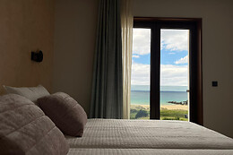 A LADELA HOTEL